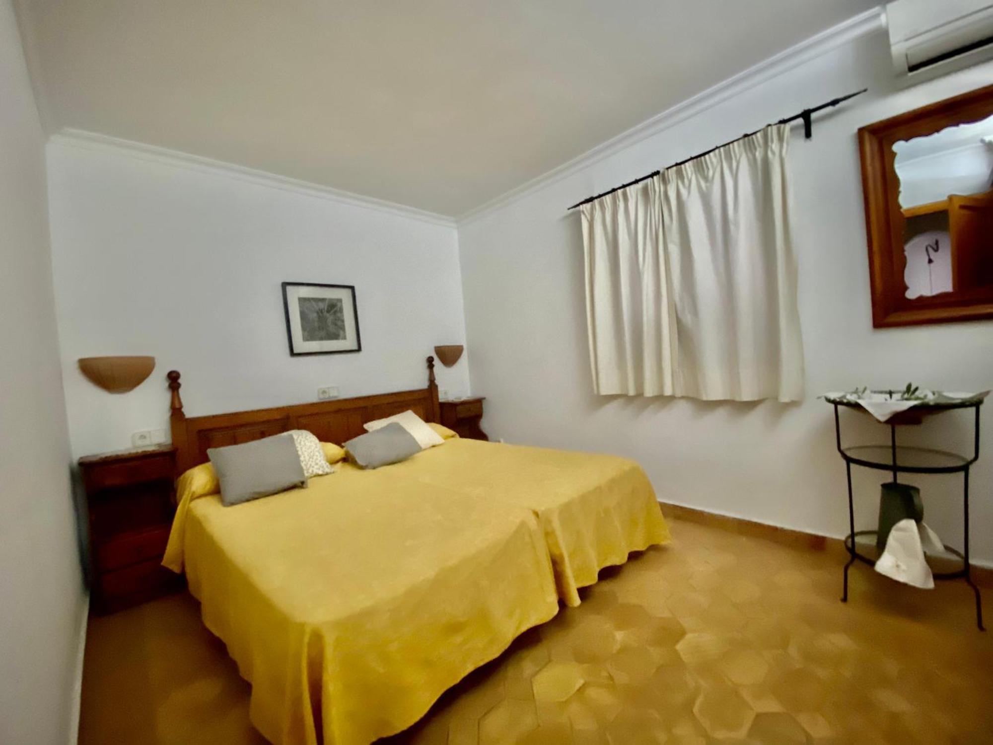 Ullal - Rural Charm Approx 73000 Meters And Outdoor Adventure Agritourism With Private Mountain Path Approximately 5 Minutes Walking From The Ideal For Relaxation *