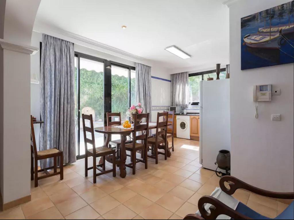 Ullal - Rural Charm Approx 73000 Meters And Outdoor Adventure Agritourism With Private Mountain Path Approximately 5 Minutes Walking From The Ideal For Relaxation *